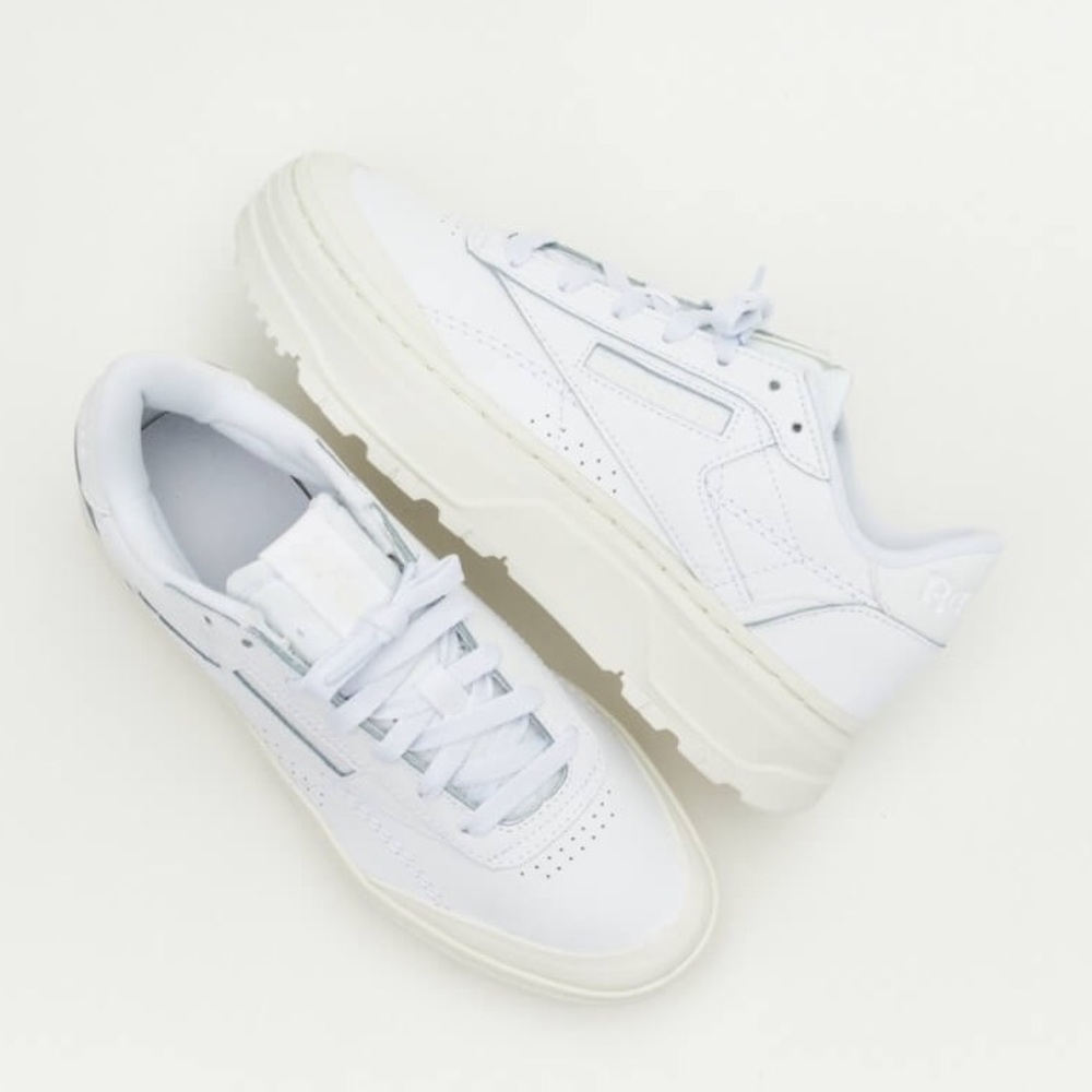 NWOT Reebok Club C Double Geo in White/Chalk- Size 5
